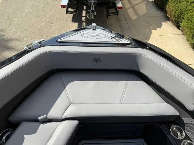 Slide: The Image of Cobalt R6 Surf 2026 - 32