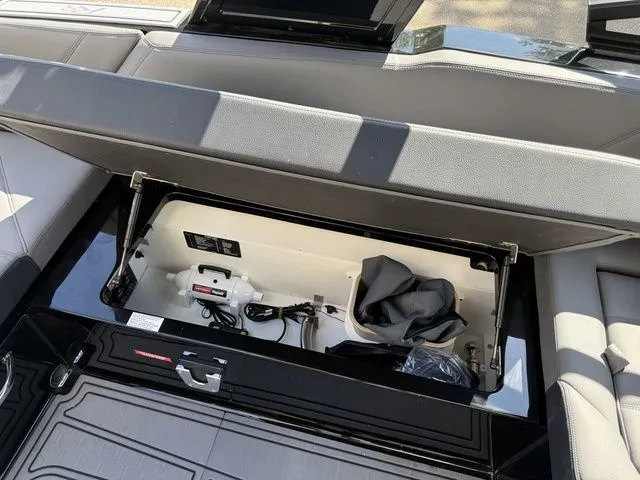 Slide: The Image of Cobalt R8 Surf 2026 - 11