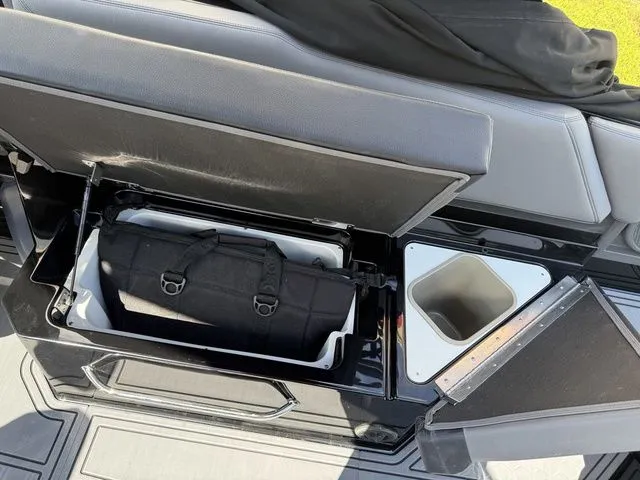 Slide: The Image of Cobalt R8 Surf 2026 - 13