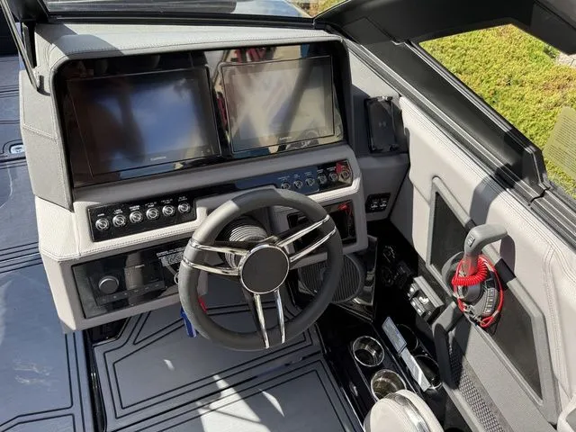 Slide: The Image of Cobalt R8 Surf 2026 - 28