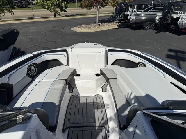 Slide: The Image of Yamaha 212X 2017 - 26