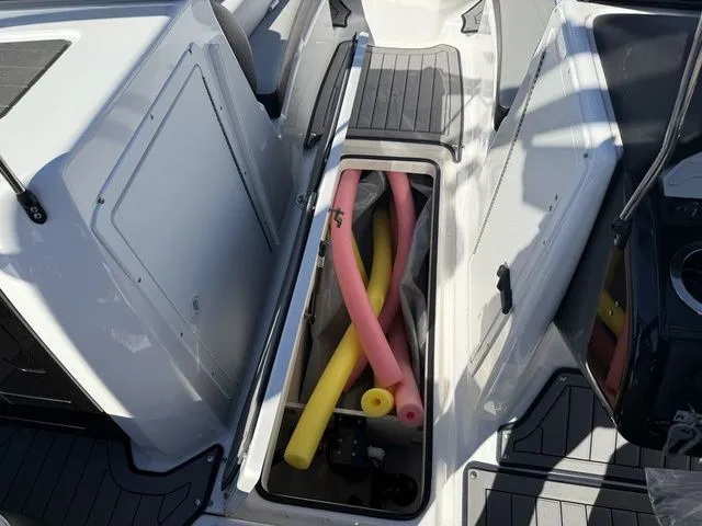 Slide: The Image of Yamaha 212X 2017 - 27