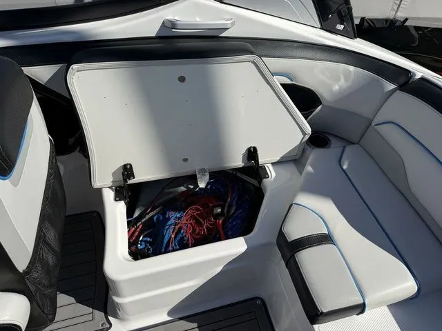 Slide: The Image of Yamaha 212X 2017 - 11