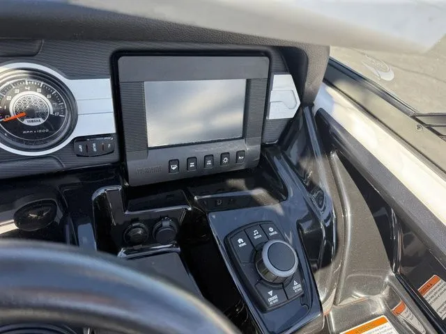 Slide: The Image of Yamaha 212X 2017 - 21