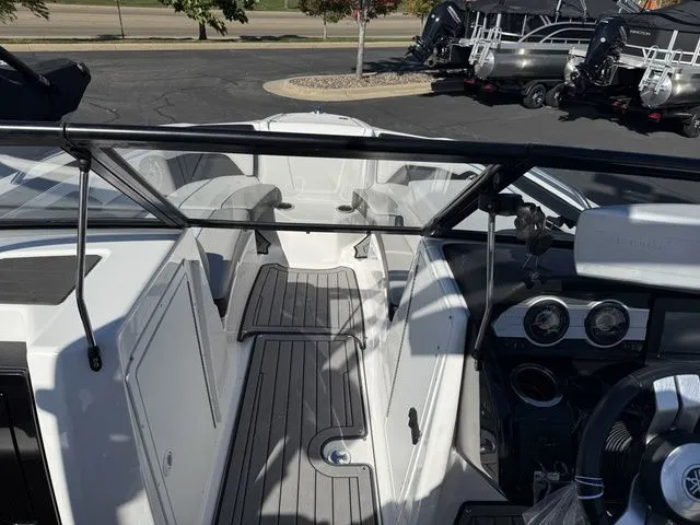 Slide: The Image of Yamaha 212X 2017 - 25