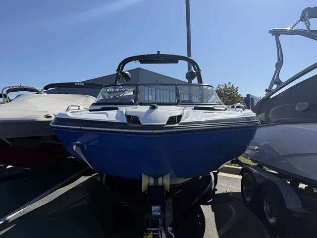 Slide: The Image of Yamaha 212X 2017 - 3