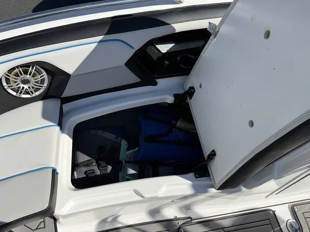 Slide: The Image of Yamaha 212X 2017 - 35