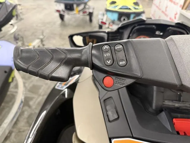 Slide: The Image of Sea-Doo GTX 2016 - 11