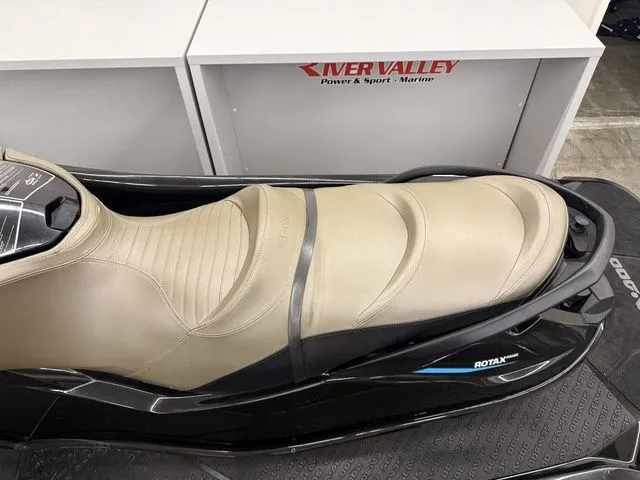 Slide: The Image of Sea-Doo GTX 2016 - 7