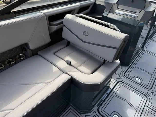 Slide: The Image of Cobalt R8 Surf 2026 - 15