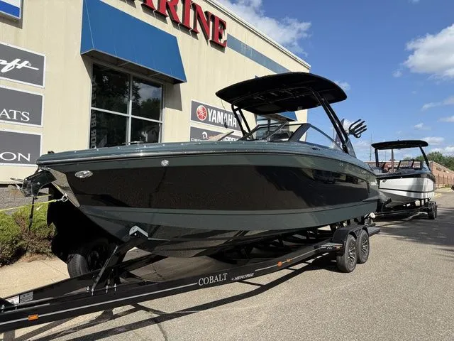 Slide: The Image of Cobalt R8 Surf 2026 - 2