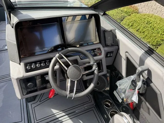 Slide: The Image of Cobalt R8 Surf 2026 - 24