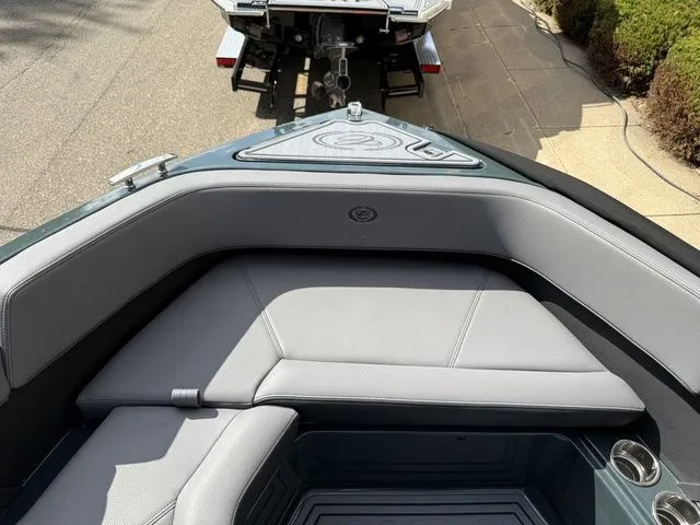 Slide: The Image of Cobalt R8 Surf 2026 - 34