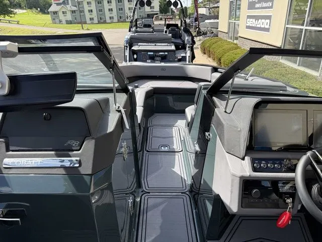 Slide: The Image of Cobalt R8 Surf 2026 - 28