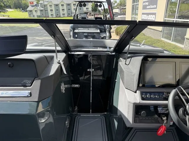 Slide: The Image of Cobalt R8 Surf 2026 - 29