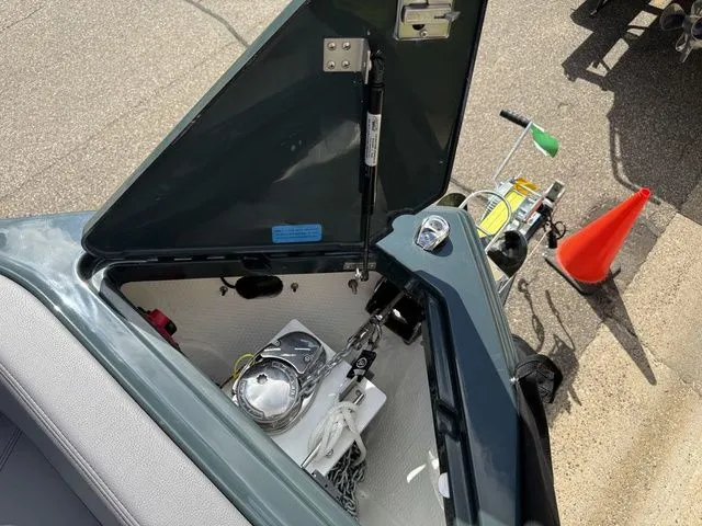 Slide: The Image of Cobalt R8 Surf 2026 - 36