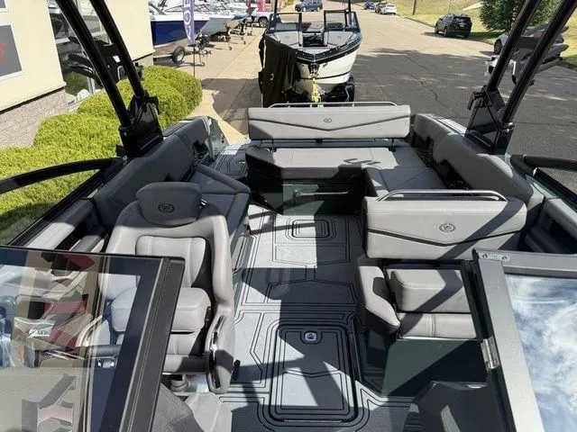 Slide: The Image of Cobalt R8 Surf 2026 - 39