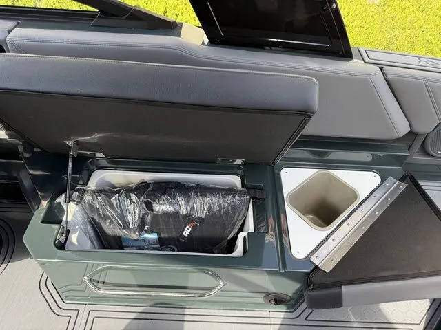 Slide: The Image of Cobalt R8 Surf 2026 - 14