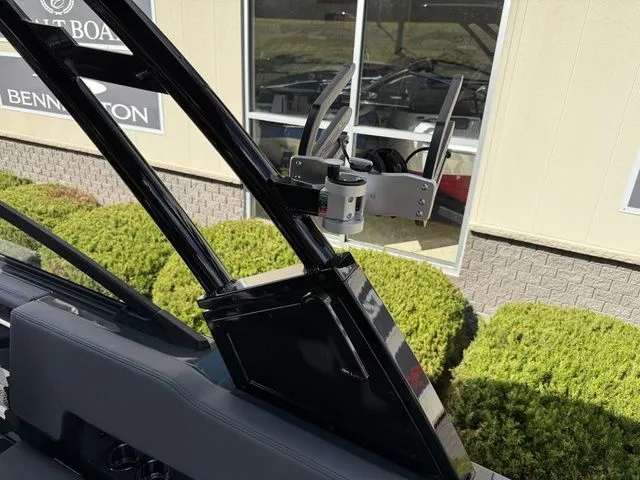 Slide: The Image of Cobalt R8 Surf 2026 - 40