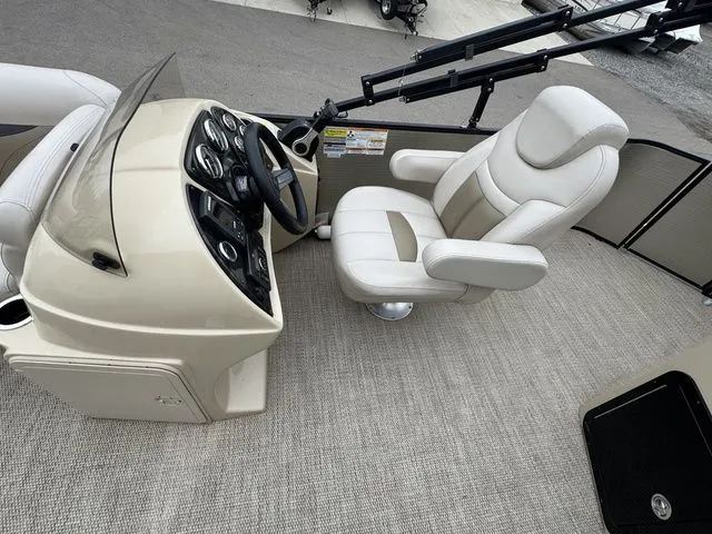 Slide: The Image of Godfrey SW 2286 WB 2017 - 8