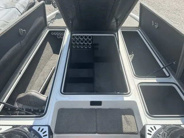 Slide: The Image of Legend V-20 DC 2018 - 10