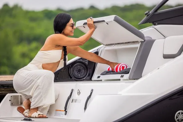 Slide: The Image of Yamaha AR250 2026 - 14