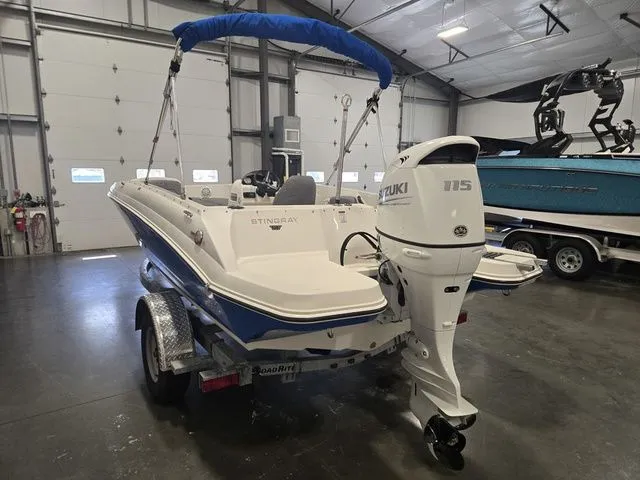 Slide: The Image of Stingray 182 SC 2021 - 6