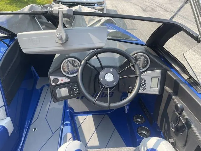 Slide: The Image of Malibu TXi Mo 2024 - 26