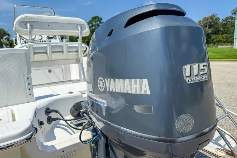 Slide: The Image of 2013 Sea Fox 200XT boat with Yamaha 115 fuel injection engine. - 22
