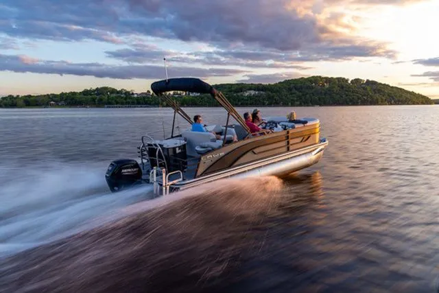 The Image of Lowe SF212 2026 - 1