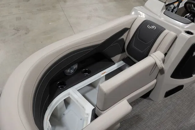 Slide: The Image of Barletta Cabrio 24UE 2026 - 8