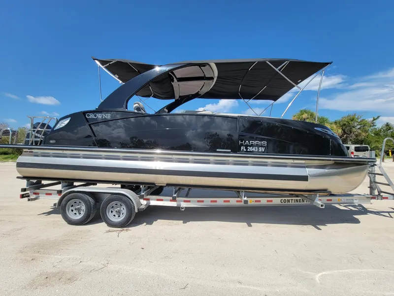 Slide: The Image of Harris 250 SL Crowne 2021 - 10