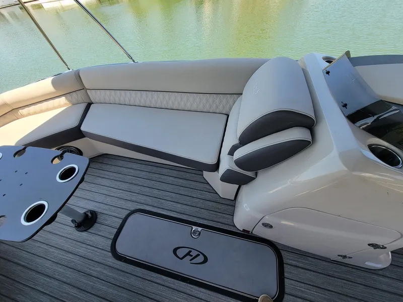 Slide: The Image of Harris 250 SL Crowne 2021 - 3