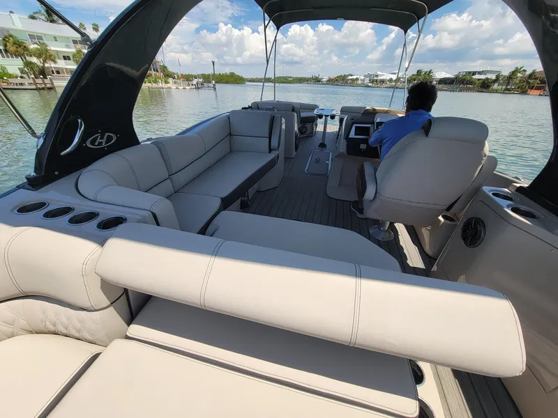 Slide: The Image of Harris 250 SL Crowne 2021 - 7