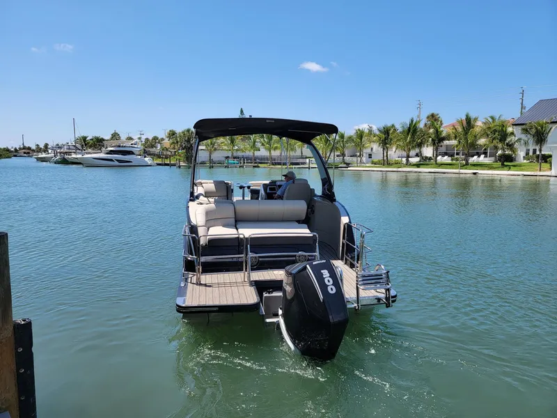 Slide: The Image of Harris 250 SL Crowne 2021 - 8