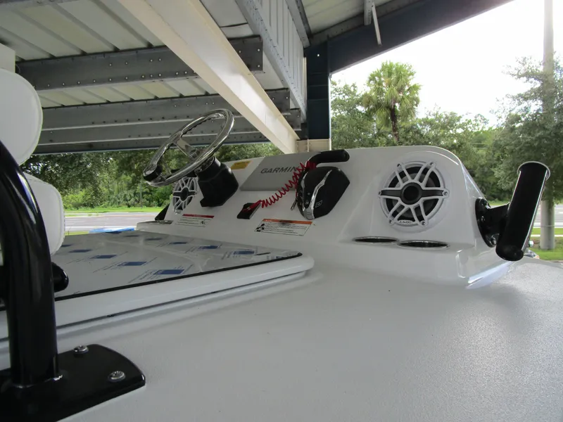 Slide: The Image of Sportsman Masters 267OE Bay Boat 2026 - 19