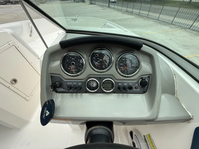 Slide: The Image of Chaparral 19 H2O Sport 2016 - 15