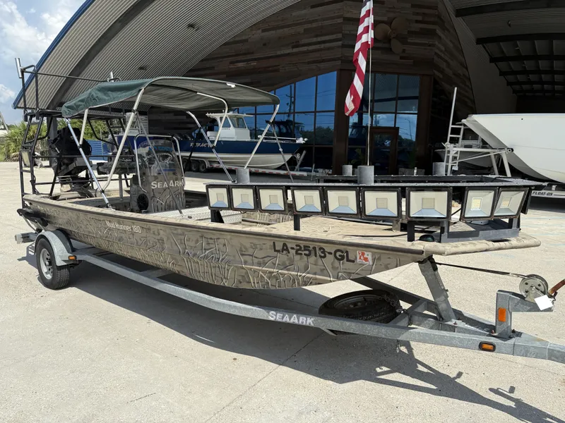 Slide: The Image of SeaArk Mud Runner 180 2016 - 6