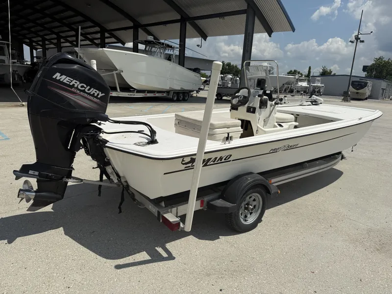 Slide: The Image of Mako Pro Skiff 17 CC 2013 - 8