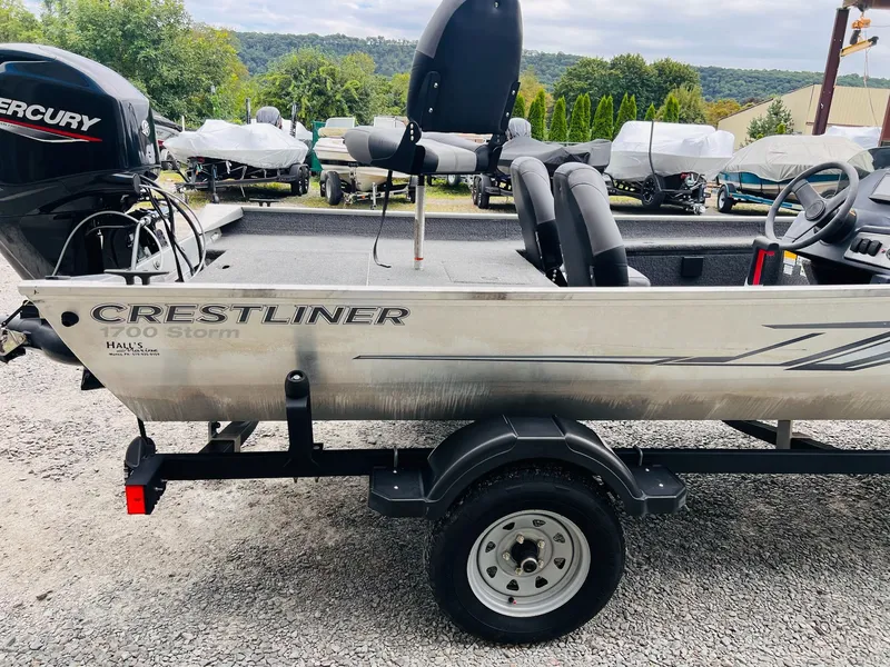 Slide: The Image of Crestliner 1700 Storm 2020 - 12