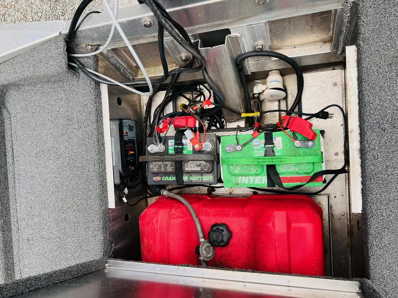 Slide: The Image of Crestliner 1700 Storm 2020 - 25