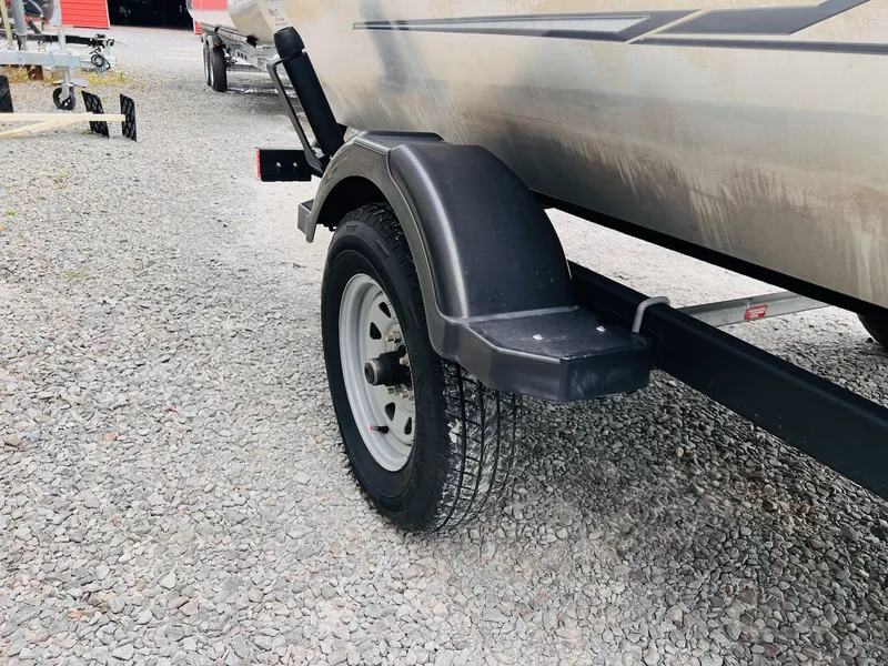 Slide: The Image of Crestliner 1700 Storm 2020 - 32