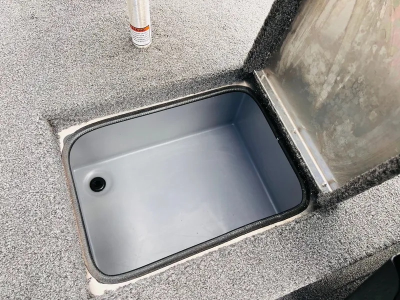 Slide: The Image of Crestliner 1700 Storm 2020 - 5