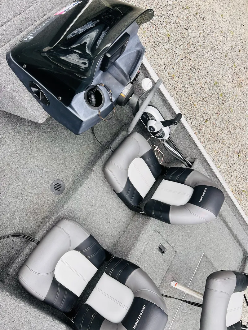 Slide: The Image of Crestliner 1700 Storm 2020 - 9