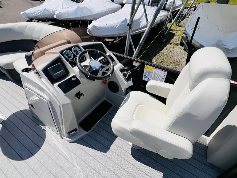 Slide: The Image of Sylvan Mirage 8520 CLZ DH 2026 - 12