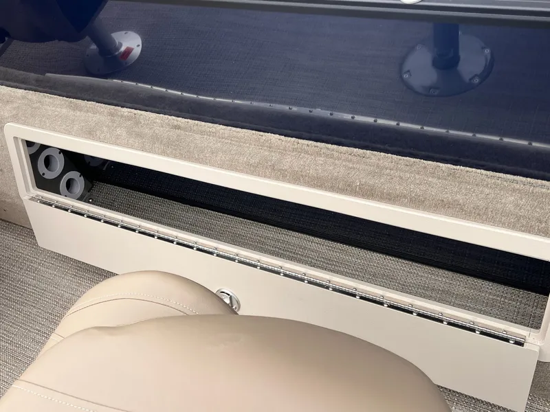 Slide: The Image of Sylvan Mirage 8520 Party Fish 2026 - 13