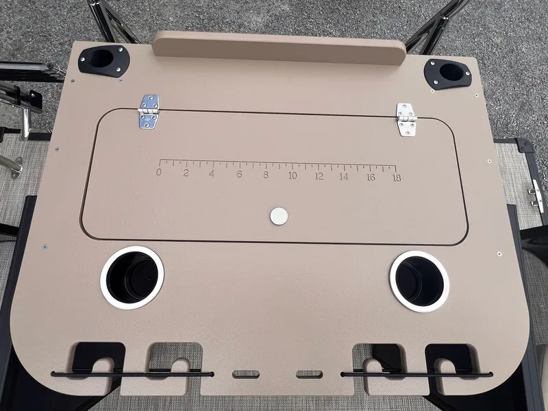 Slide: The Image of Sylvan Mirage 8520 Party Fish 2026 - 14