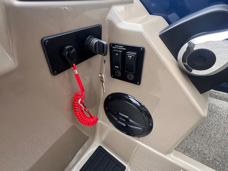 Slide: The Image of Sylvan Mirage 8520 Party Fish 2026 - 27