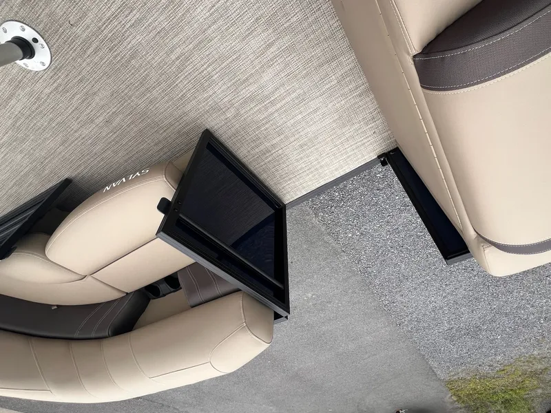 Slide: The Image of Sylvan Mirage 8520 Party Fish 2026 - 29