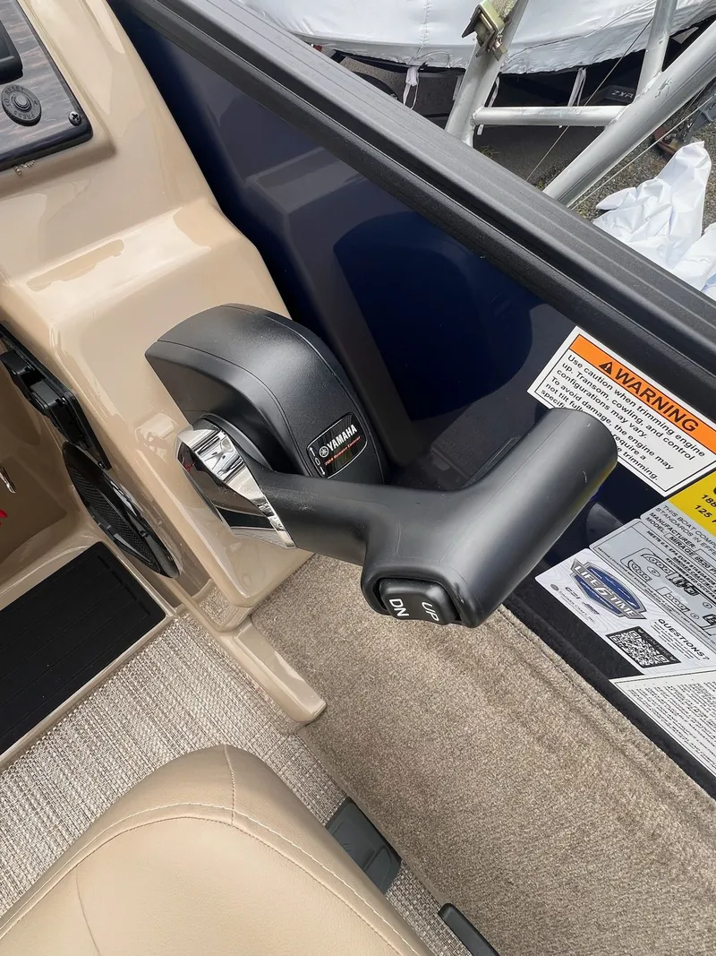 Slide: The Image of Sylvan Mirage 8520 Party Fish 2026 - 31